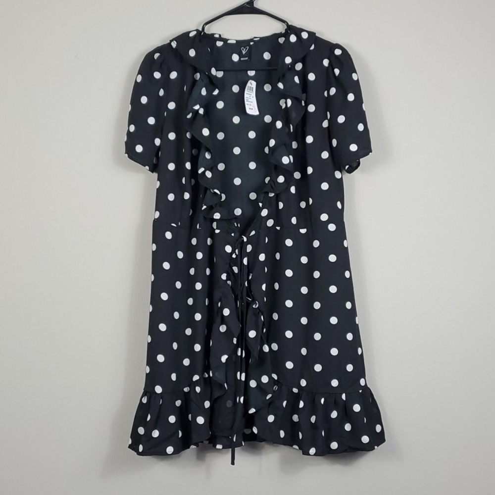 Windsor Black & White Polka Dot Shrug Size M